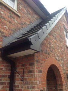 roofline black facias white soffits 02