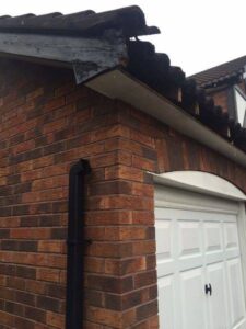 roofline black facias white soffits 06