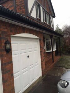 roofline black facias white soffits 09